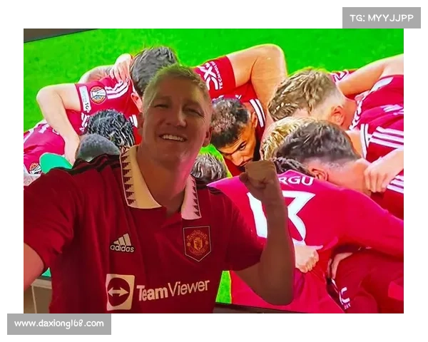 曼联2017-2018球衣